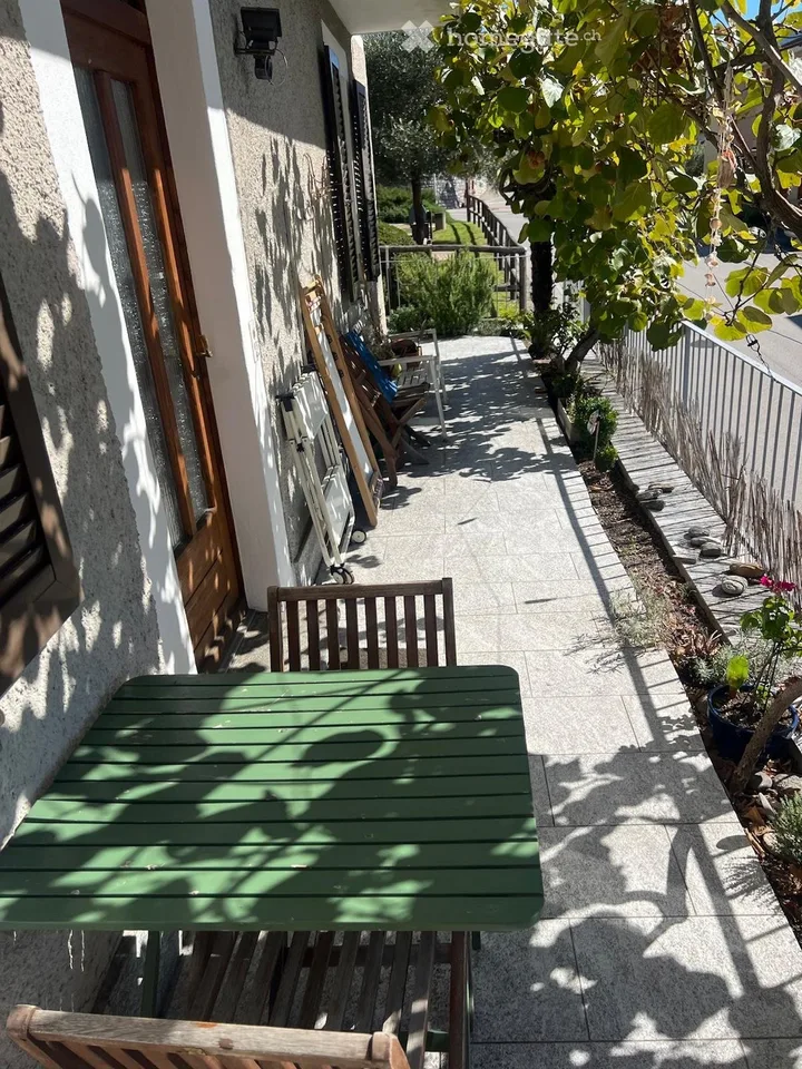 Miete ein sonniges Apartment mit Terrasse – Foto 2 von 5