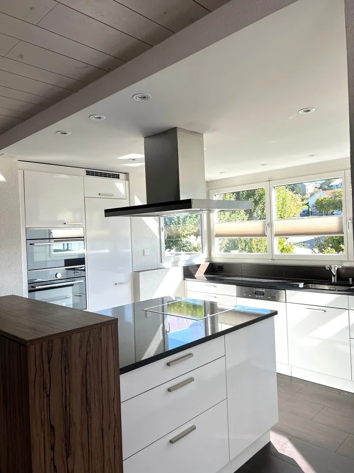 Benvenuti a Sarmenstorf! 6 ½ Maisonette appartamento incl. due TGP – foto 2 di 6