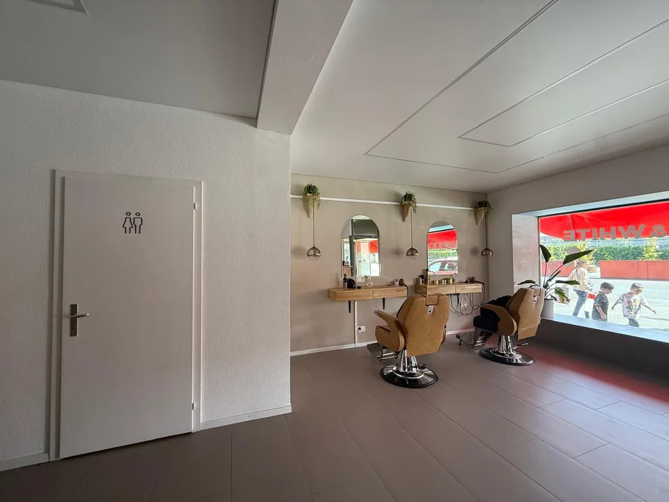 Fully equipped hair salon in Schönbühl for rent – photo 4 of 5