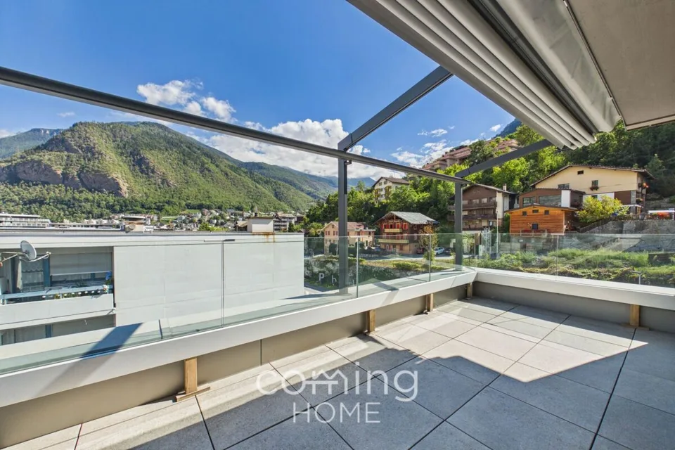 Appartamento attico di 3,5 locali soleggiato a Visp con terrazza spaziosa – foto 3 di 12