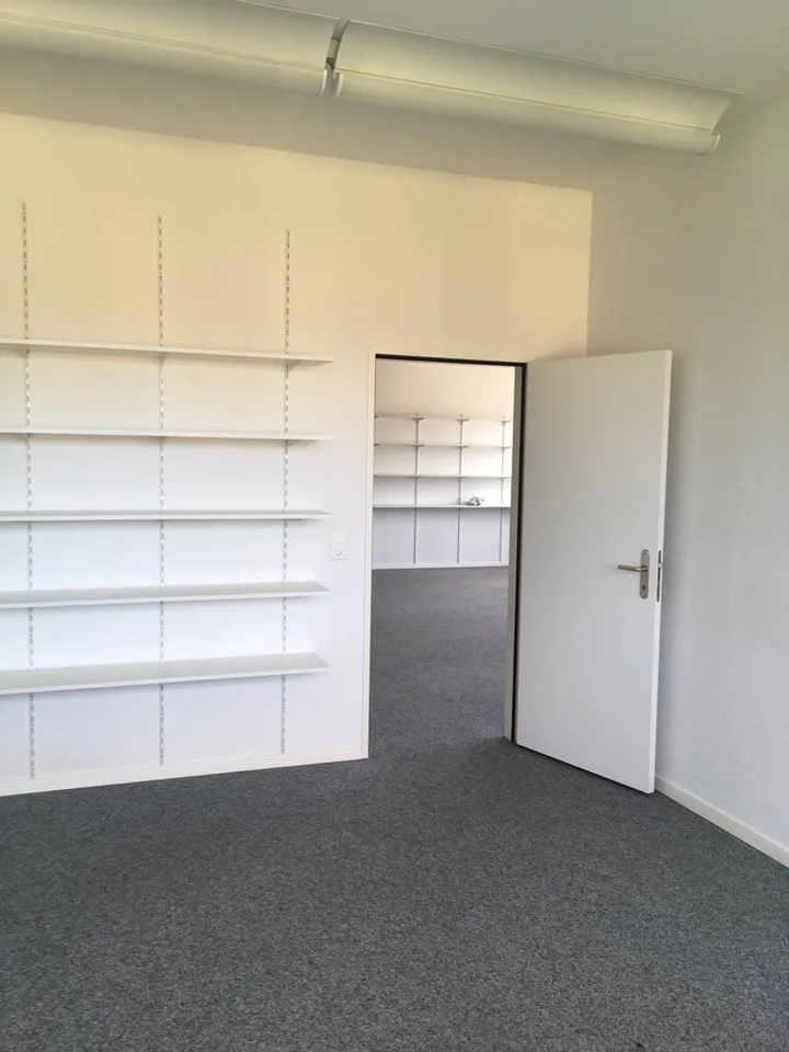 Espaces de bureau lumineux et polyvalents directement à la gare de Wettingen – photo 7 sur 8