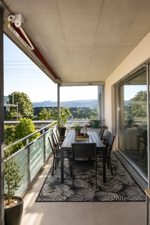 Charmante 5.5-Zimmer-Wohnung mit Balkon und herrlicher Aussicht in Rubigen – Foto 4 von 23