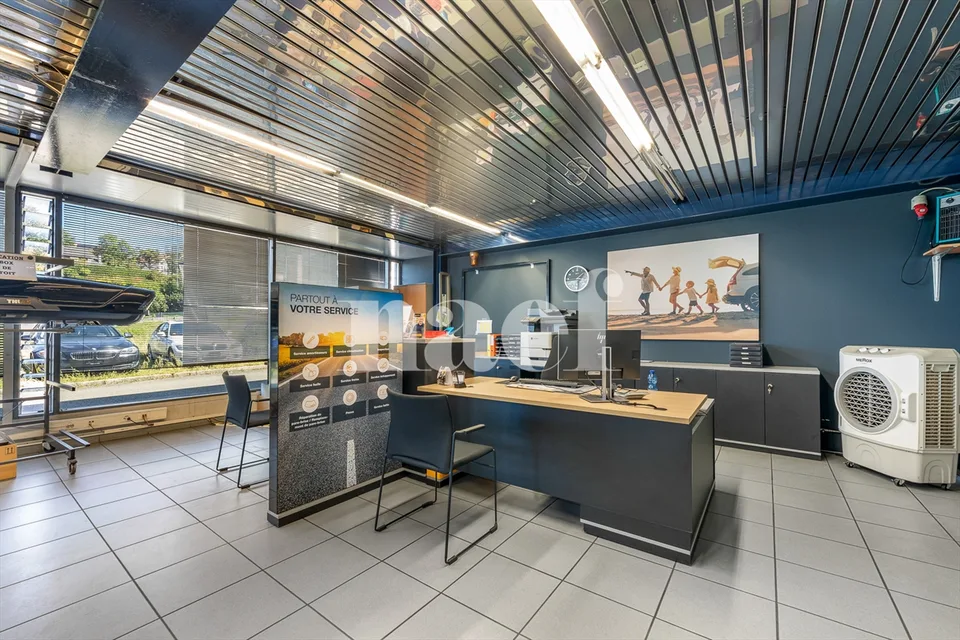 Garage mit Empfang, Werkstatt und Lagerflächen zu verkaufen in Givisiez – Foto 3 von 12