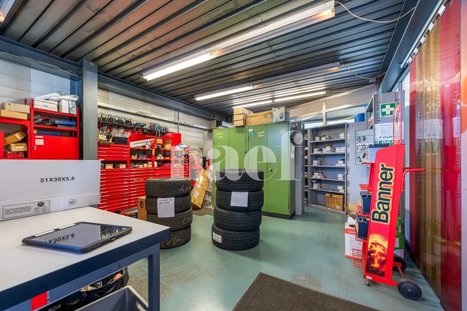 Garage mit Empfang, Werkstatt und Lagerflächen zu verkaufen in Givisiez – Foto 5 von 12