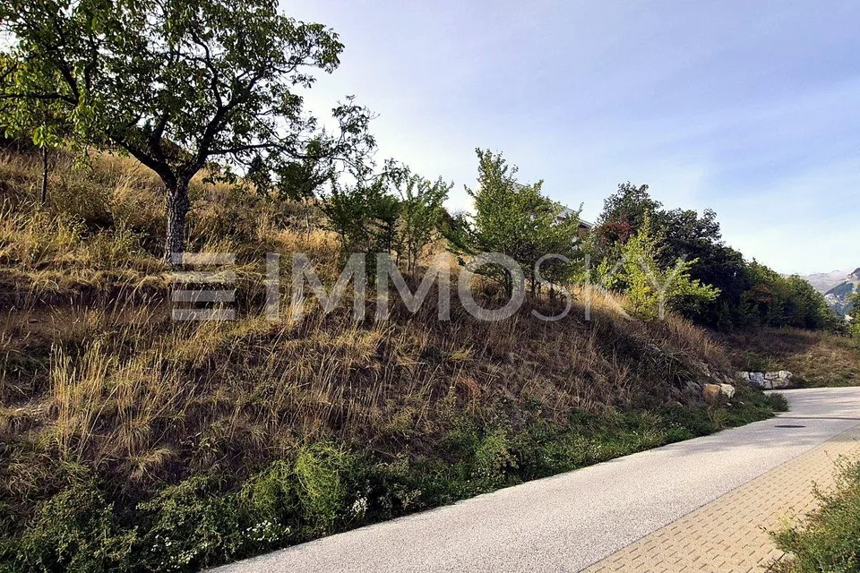 Terreno attrezzato con vista sulla valle – foto 3 di 4
