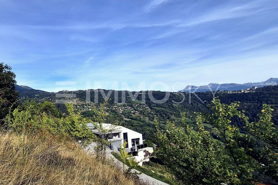Terreno attrezzato con vista sulla valle – foto 2 di 4