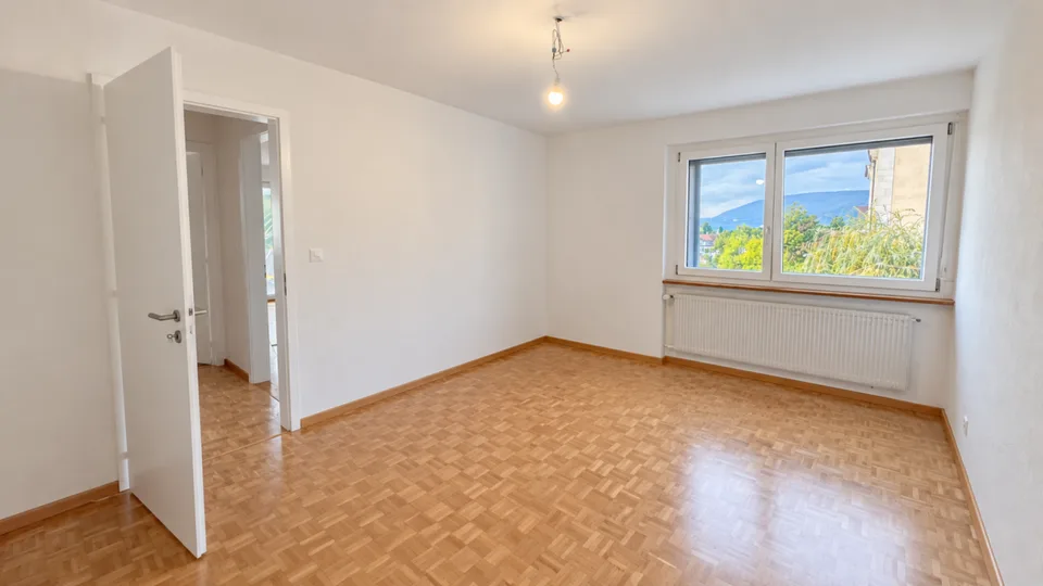 La Neuveville, magnifique appartement de 4.5 pièces entièrement rénové avec balcon – photo 7 sur 9