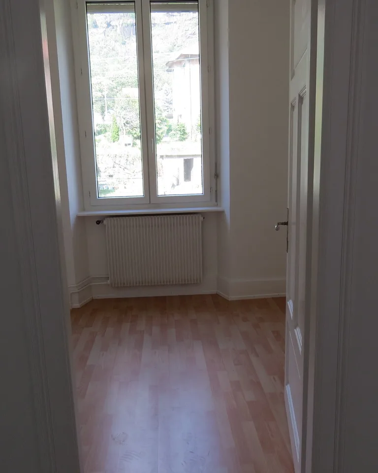 Four-room apartment with balcony in Bodio – photo 3 of 8