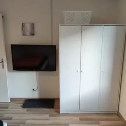 Möbliertes Zimmer – Foto 3 von 5