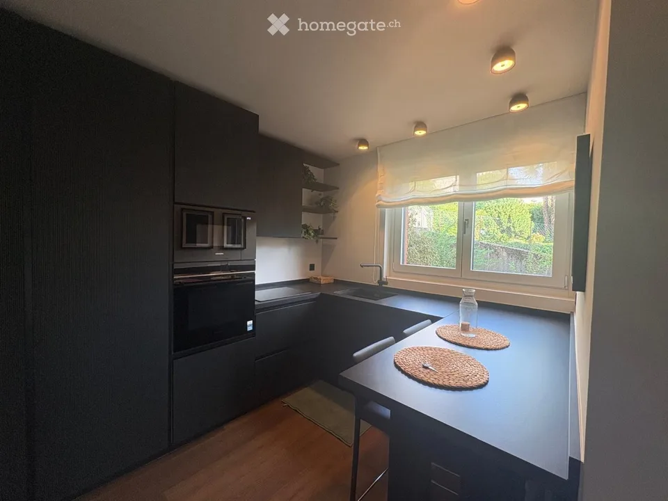 2,5 mit Seeblick komplett renoviert – Foto 3 von 5