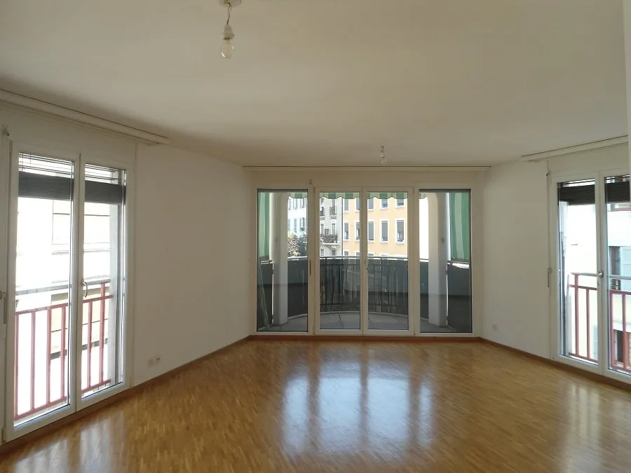 In the heart of the city, 2 minutes walk from Cornavin station – photo 1 of 3