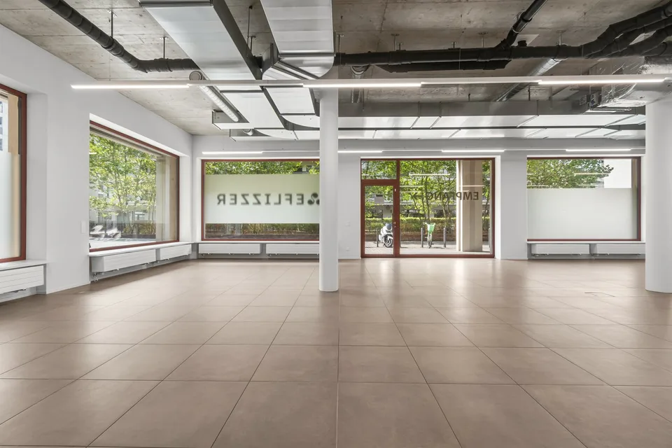 Espace commercial spacieux dans un emplacement attractif dans le quartier Greencity – photo 6 sur 10