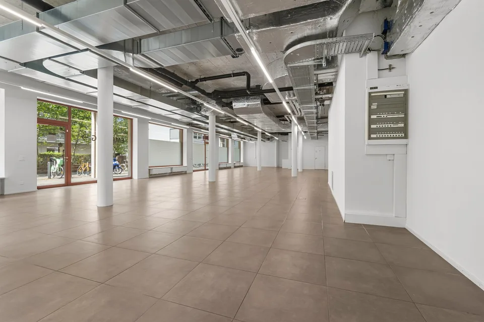 Espace commercial spacieux dans un emplacement attractif dans le quartier Greencity – photo 5 sur 10