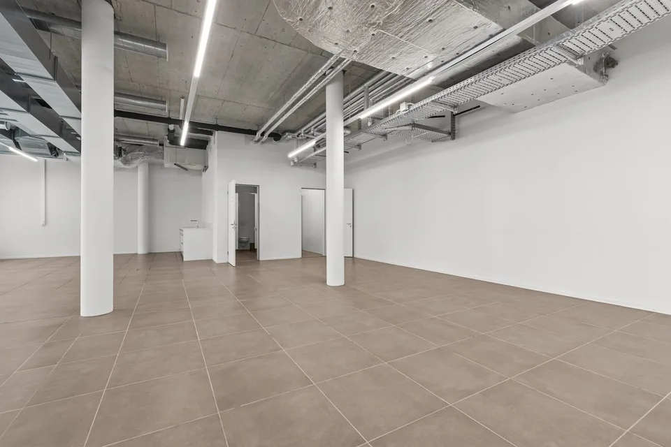 Espace commercial spacieux dans un emplacement attractif dans le quartier Greencity – photo 10 sur 10