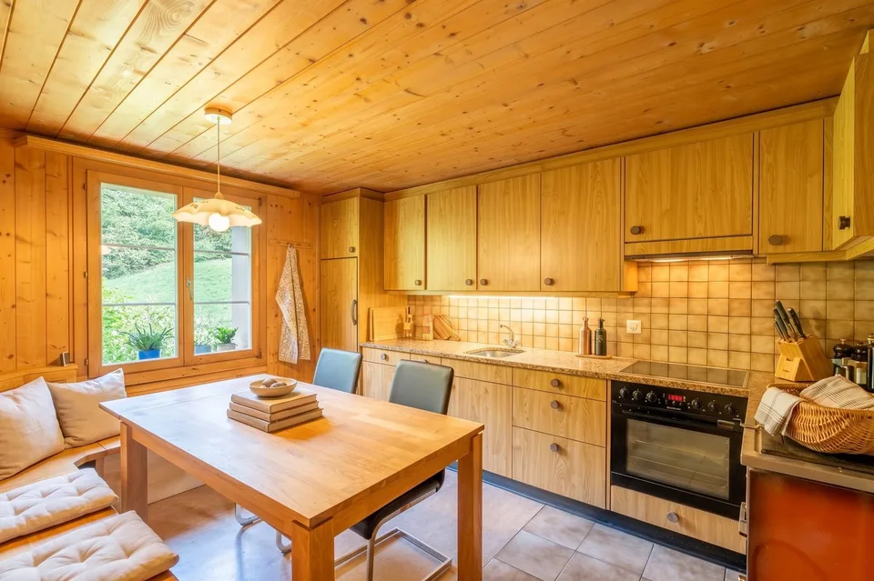 Casa multifamiliare con tre appartamenti e garage doppio – foto 3 di 9