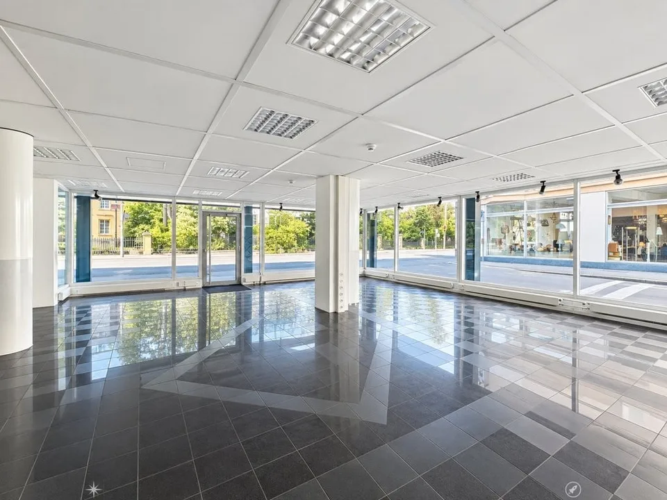 Attraktive Ladenfläche Nähe Stadtzentrum zu vermieten – Foto 4 von 7