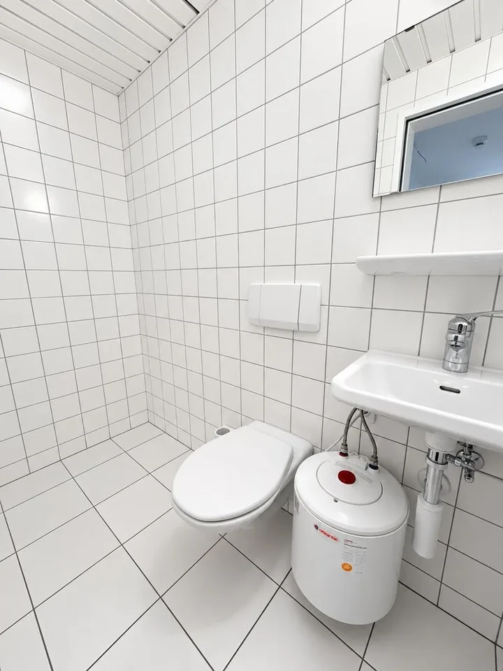 Retail space for rent near city center – photo 8 of 9