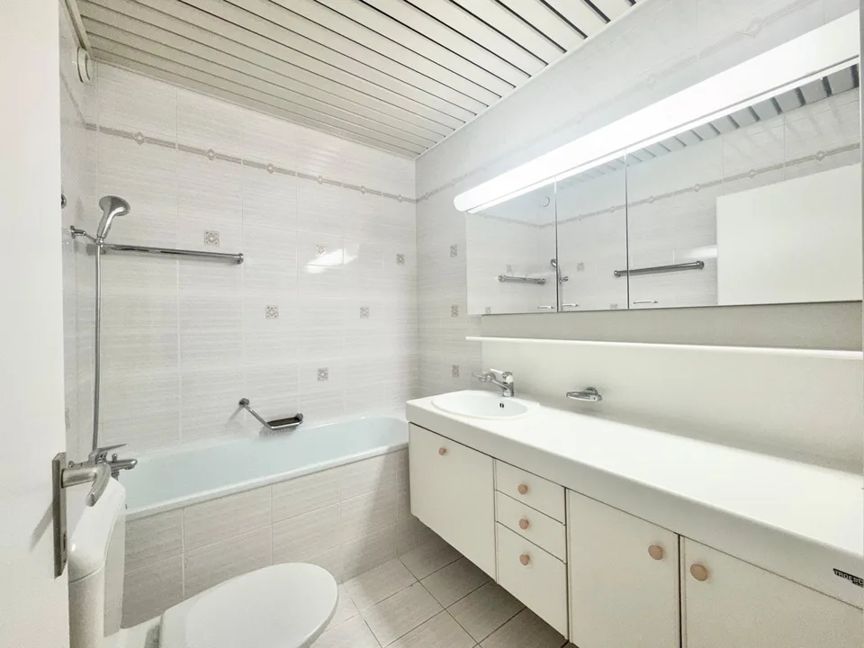 3777 - HELLES DOPPELWINKELWOHNUNG – AUCH ALS ZWEITWOHNSITZ GEEIGNET – COLLINA D'ORO – photo 14 sur 15