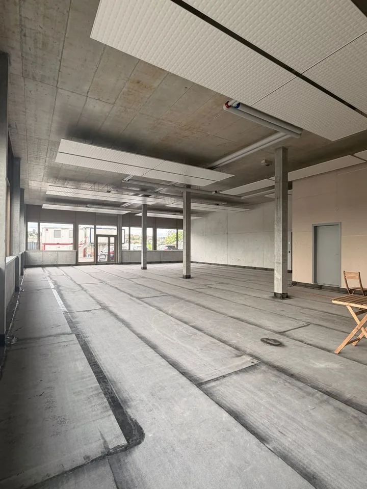 Surfaces neuves et modulables - divisibles de 248 à 3700 m² à louer à St-Aubin Industrie, multisports et bureaux – photo 10 sur 11