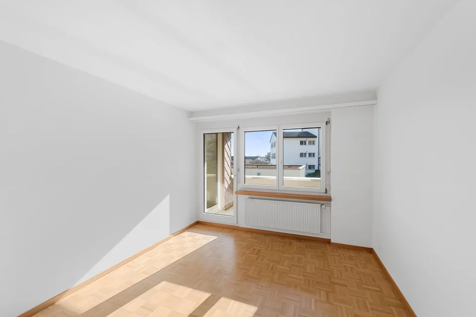Bright 4.5-room apartment with balcony in Schaffhausen – photo 9 of 12
