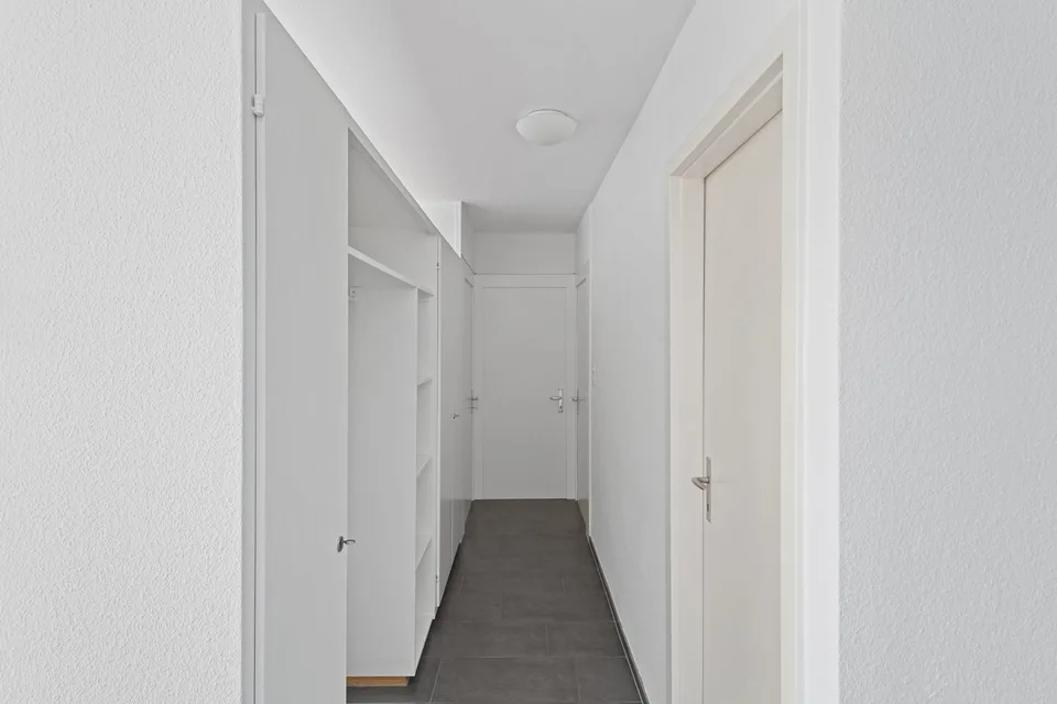 Bright 4.5-room apartment with balcony in Schaffhausen – photo 6 of 12