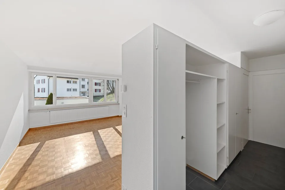Bright 4.5-room apartment with balcony in Schaffhausen – photo 5 of 12