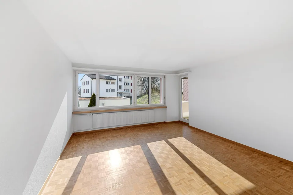 Bright 4.5-room apartment with balcony in Schaffhausen – photo 3 of 12