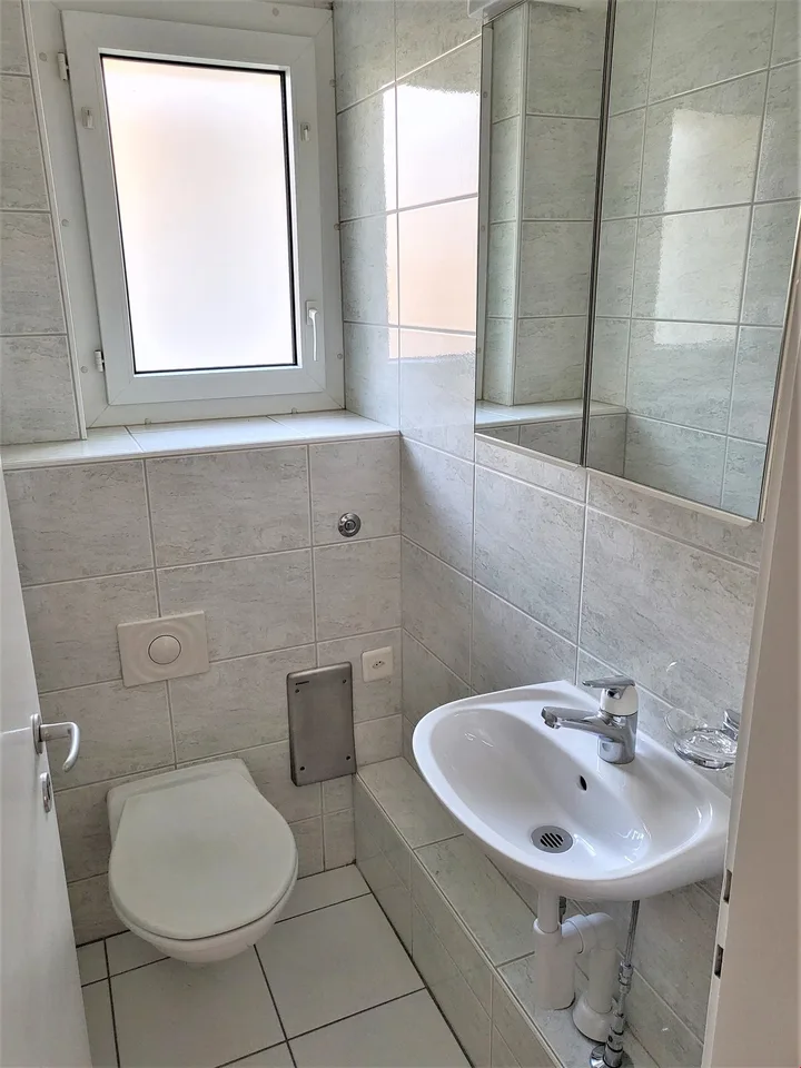 Grand appartement lumineux de 3,5 pièces avec balcon à Allschwil 96m2 – photo 9 sur 10