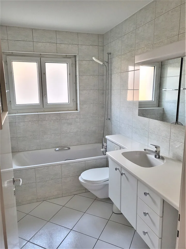 Grand appartement lumineux de 3,5 pièces avec balcon à Allschwil 96m2 – photo 10 sur 10