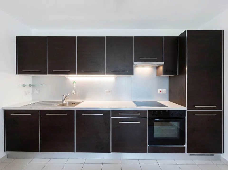 Vernate – 3,5-Zimmer-Wohnung mit privatem Garten und Seeblick – Foto 7 von 12