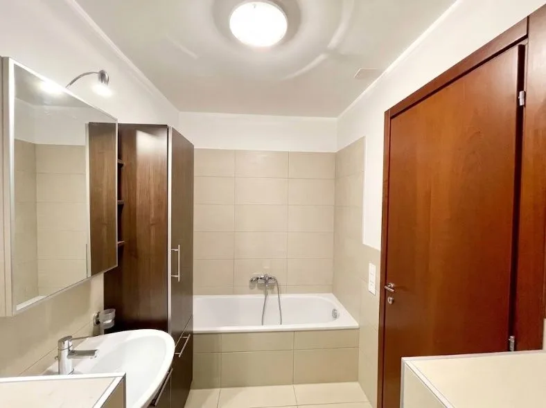 Vernate – 3,5-Zimmer-Wohnung mit privatem Garten und Seeblick – Foto 12 von 12