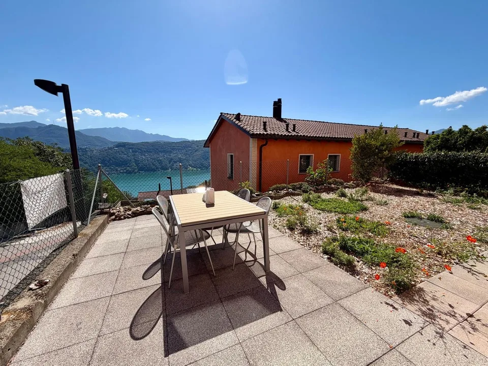 Vernate – 3,5-Zimmer-Wohnung mit privatem Garten und Seeblick – Foto 2 von 12