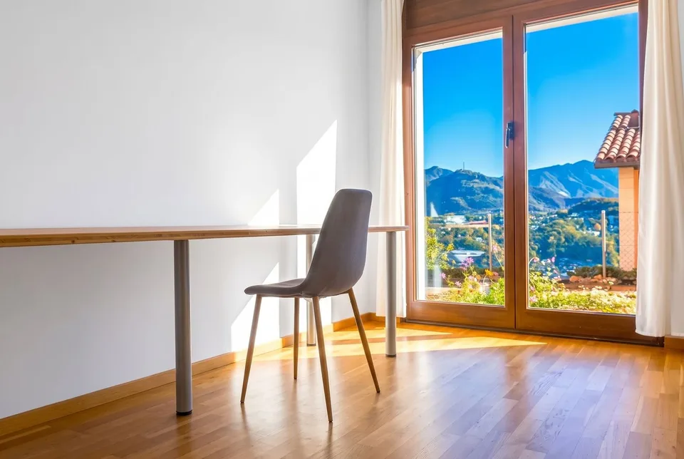 Vernate – 3,5-Zimmer-Wohnung mit privatem Garten und Seeblick – Foto 8 von 12