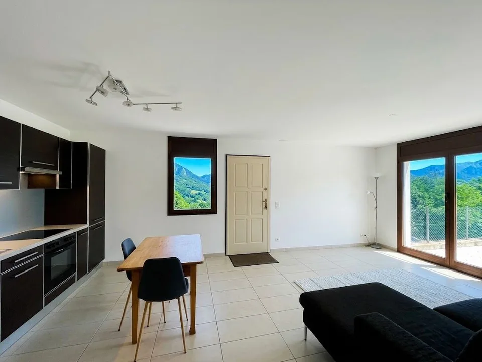 Vernate – 3,5-Zimmer-Wohnung mit privatem Garten und Seeblick – Foto 10 von 12