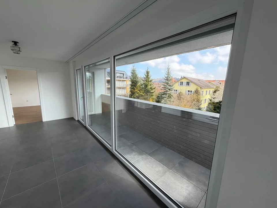 Appartement moderne 3.5 pièces avec grande terrasse et balcon – photo 8 sur 11