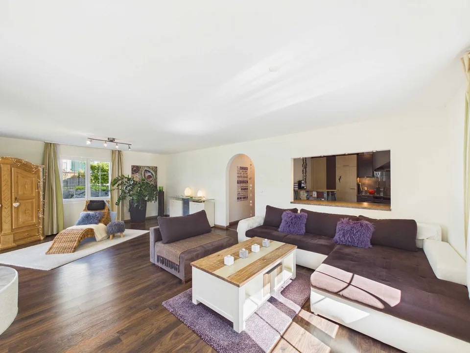 Charmantes 5.5-Zi-Einfamilienhaus in familienfreundlichem Quartier – Foto 2 von 11