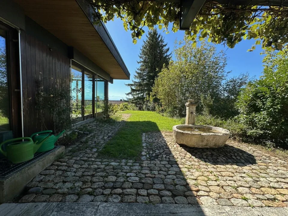Maison individuelle de 7 pièces avec piscine et vue dégagée – photo 8 sur 15