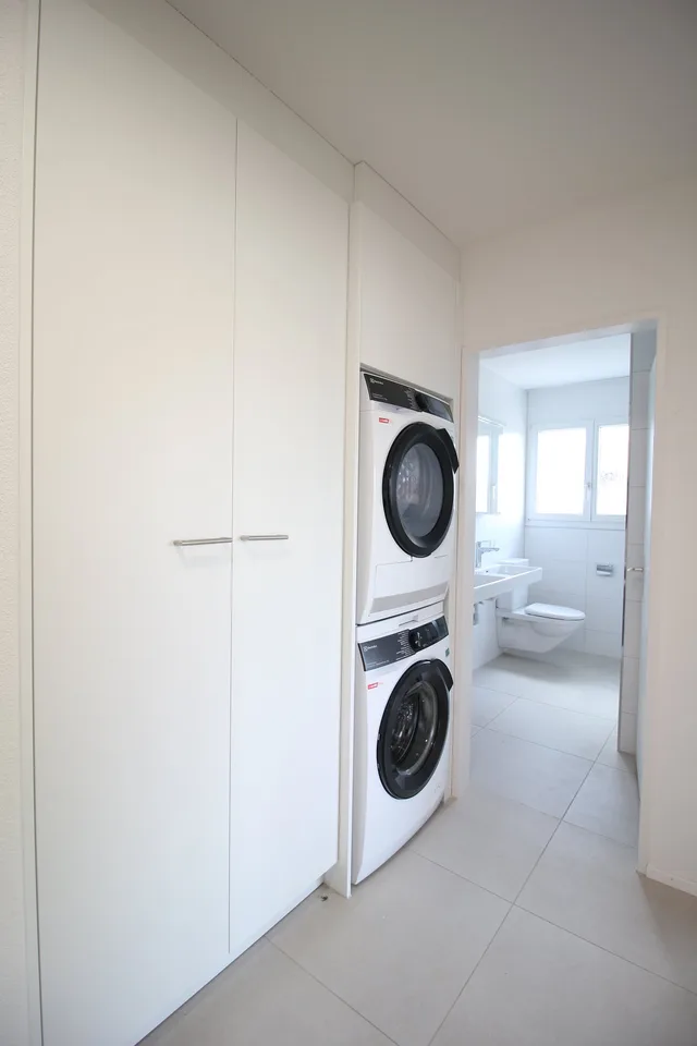 Appartamento di 4,5 locali rinnovato e tranquillo, vicino ad Aarau – foto 9 di 18