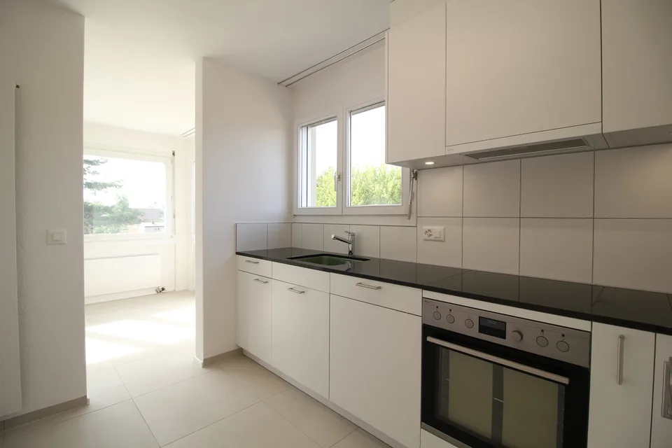 Appartamento di 4,5 locali rinnovato e tranquillo, vicino ad Aarau – foto 2 di 18