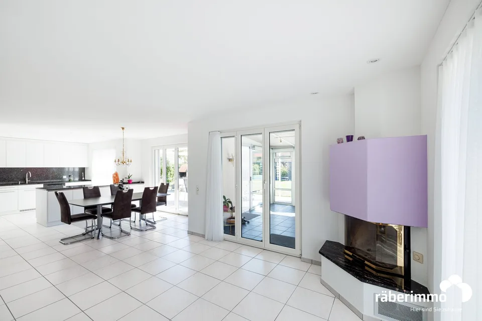 Casa curata con piscina e molto spazio – foto 3 di 13