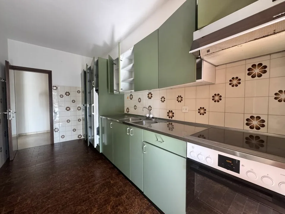 Helles Apartment im 5. Stock zum Renovieren – Foto 5 von 5