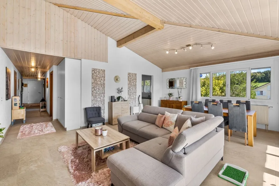 Schönes Apartment von 122 m² im letzten Stock, komplett renoviert, mit 2 Parkplätzen in einer Tiefgarage. – Foto 2 von 13
