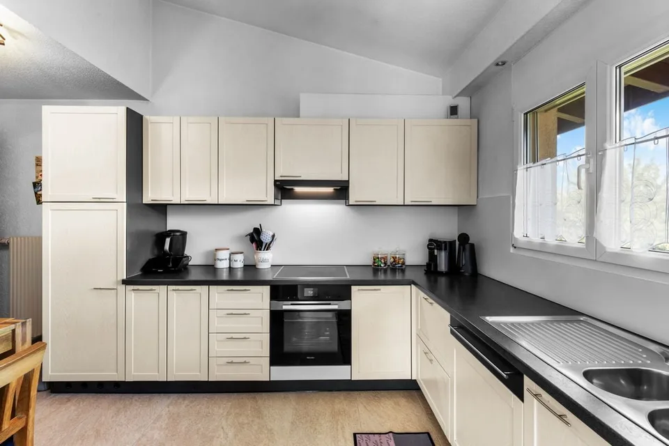 Schönes Apartment von 122 m² im letzten Stock, komplett renoviert, mit 2 Parkplätzen in einer Tiefgarage. – Foto 5 von 13