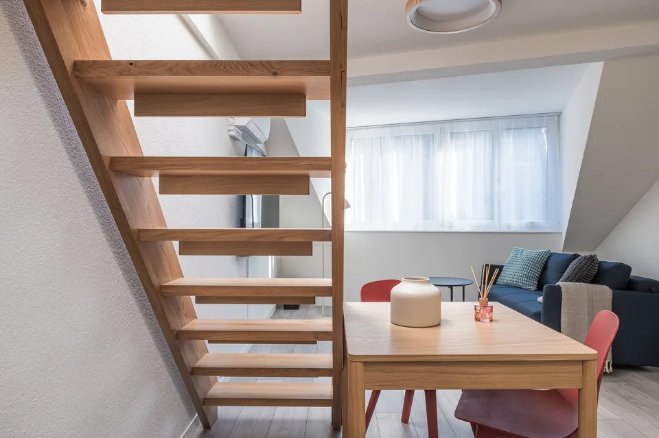 Möbliertes 2.5-Zimmer-Penthouse mit grosser Dachterrasse in Zürich – Foto 9 von 11