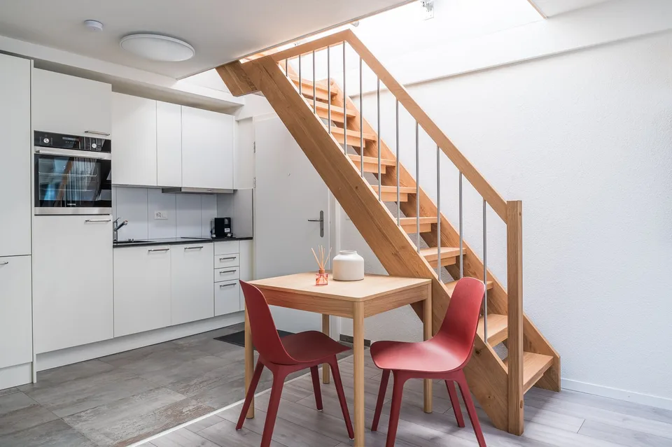 Möbliertes 2.5-Zimmer-Penthouse mit grosser Dachterrasse in Zürich – Foto 4 von 11