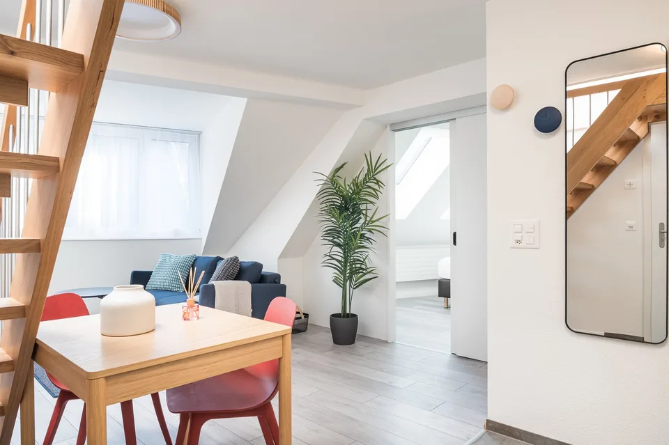 Möbliertes 2.5-Zimmer-Penthouse mit grosser Dachterrasse in Zürich – Foto 6 von 11
