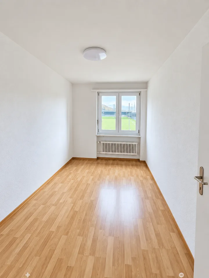 Appartement lumineux 4.5 pièces avec balcon à Biel – disponible immédiatement ! – photo 5 sur 8