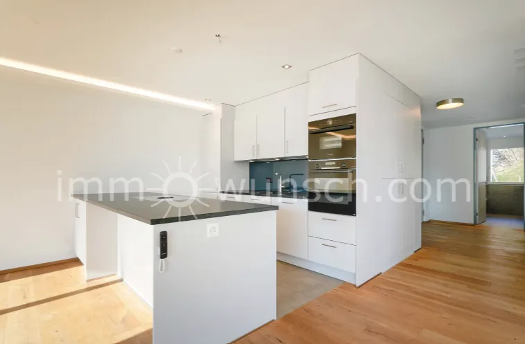 Appartamento moderno 3 ½ locali con balcone parzialmente vetrato - vista panoramica magnifica sulle Alpi vallesane e bernesi – foto 5 di 11