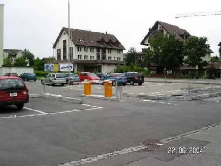 Aussenparkplätze und Tiefgaragenparkplätze an zentraler Lage – Foto 3 von 3