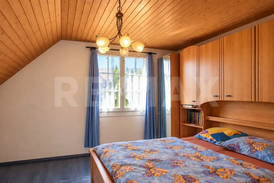 Maison unifamiliale de 5½ pièces avec garage, étable et cave voûtée avec potentiel d'extension – photo 7 sur 13